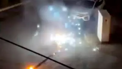 Arnavutköy'de Kar Yağışı Sonrası Elektrik Kabloları Patladı: 2 Araç Hasar Gördü