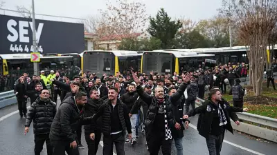 Beşiktaş Taraftarları Kadıköy'de: 2 Bin Taraftar Derbi İçin Stada Ulaştı