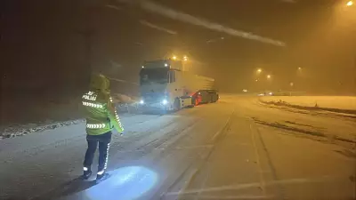 Bolu Dağı'nda Kar Uyarısı: D-100'de Ağır Tonajlı Araçlara Geçiş Yasağı