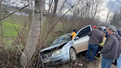 Bursa İnegöl'de Otomobil Ağaca Çarptı: 1 Yaralı