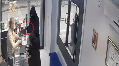 Bursa'da Kuyumcu Soygunu: Silahlı Hırsızı Azarlayarak Kaçırdı!