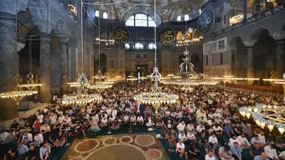Cuma Hutbesi'nden Sosyal Medya Uyarısı: Dini İstismar Eden Gruplara Dikkat!