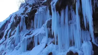 Doğu'da Kar ve Buz: Sıcaklık -28.3 Dereceye Düştü, Yollar Kapandı
