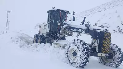 Elazığ'da Kar Mücadelesi: 79 Köy Yolu Ulaşıma Açıldı