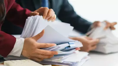 Emekli Memurlar Eski Kurumuna Karşı İş Yapabilir mi? 3 Yıl Yasak Var!