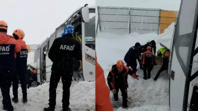Kayseri'de Cenaze Minibüsü Devrildi: 22 Kişi Yaralandı