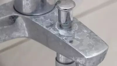 Kireç Lekelerine Son! Limonla 2 Dakikada Parlayan Musluklar