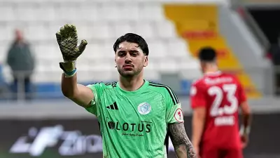 Mert Günok'tan Genç Rakibe Büyük Jest: Formasını Hediye Etti