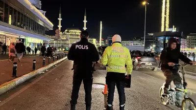 İstanbul'da Helikopter Destekli 'Huzur' Operasyonu: Taksim'de Gece Denetimi