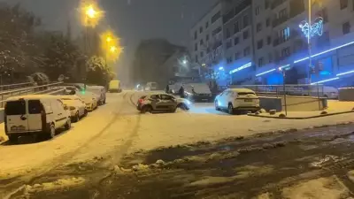 İstanbul'da Kar Yağışı Trafiği Felç Etti: Yoğunluk %81'e Ulaştı