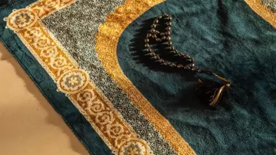 Tesbih Namazı Nasıl Kılınır? Miraç Kandili'nde 4 Rekatlık İbadetin Adım Adım Kılınışı