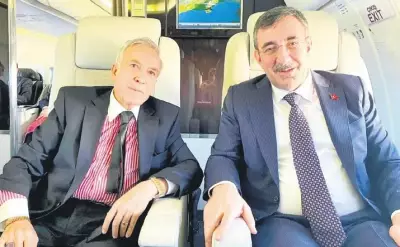 Topluma Yön Veren Rol Modeller: Hangi Özellikler Gerçek Örnekleri Belirliyor?