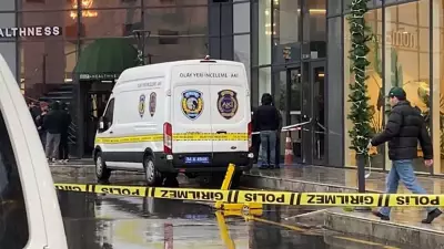 Zeytinburnu'nda Kargo Paketi Patladı: 2 Kişi Yaralandı!