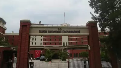 İzmir Ekonomi Üniversitesi'nde Büyük Skandal: 2001'den Beri Kız Öğrenci Fotoğrafları Çalındı ve Oylamaya Açıldı