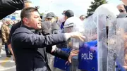 CHP'li Başkan Acar Ünlü'ye Polise Saldırıdan 4 Yıl Hapis İsteniyor