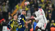 Fenerbahçe Sezonun İlk İç Saha Mağlubiyetini Beşiktaş'a Karşı Aldı