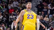 LeBron James ve Luka Doncic 30'ar Sayı Attı, Lakers Kazandı!