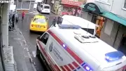 İstanbul Valisi Gül, Ambulansa Yol Açan 10 Yaşındaki Ahmet'i Makamında Ağırladı