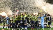 Tüm Türkiye Ekrana Kilitlendi: Fenerbahçe, Süper Kupa'yı Galatasaray'ı Yenerek Aldı!