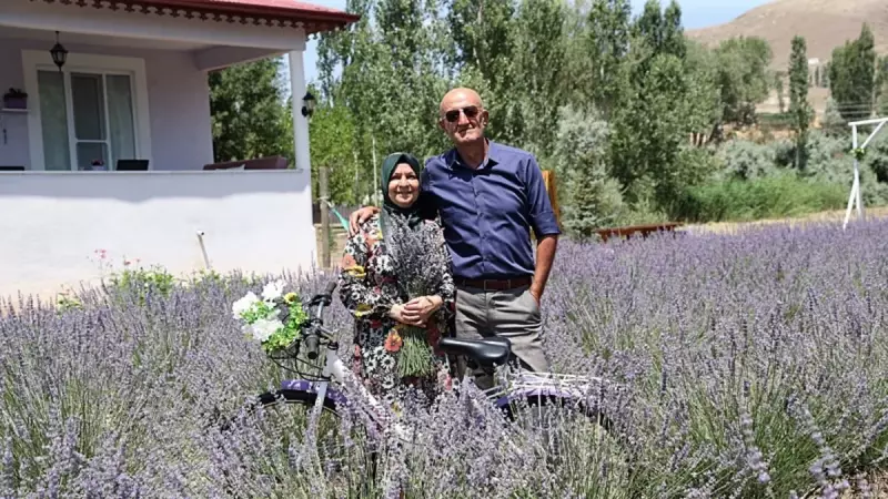 Astım Hastası Eşi İçin Şehir Hayatından Kaçtılar, Şimdi Lavanta Cennetinde Mutlular!