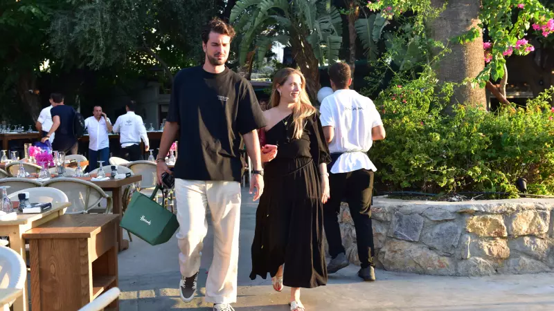 Ece Tuncer'in İstanbul'da Keyifli Akşamı: Moda ve Lezzet Bir Arada!