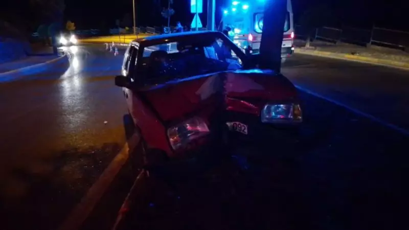 Kocaeli'de Feci Kaza: Araç Ağaca Çarptı, 5 Kişi Yaralandı!