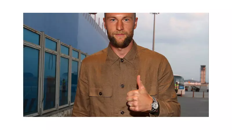 Milan Škriniar İstanbul'da! Galatasaray ve Fenerbahçe Transfer İçin Harekete Geçti