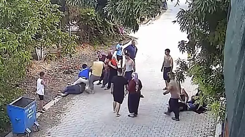Miras Kavgası Kanlı Bitti: Baba, Oğlunu Vurduktan Sonra Tekmeleyerek Öldürdü!