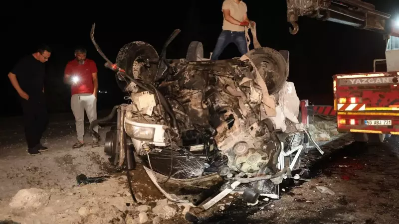 Nevşehir'de Korkunç Kaza: Otomobil ve Minibüs Kafa Kafaya Çarpıştı, 5 Yaralı!