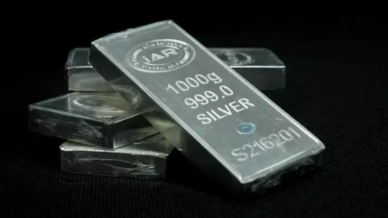 Platin ve Gümüş Fiyatları Tavan Yaptı: Emtia Piyasasında Dalgalanma Alarmı!