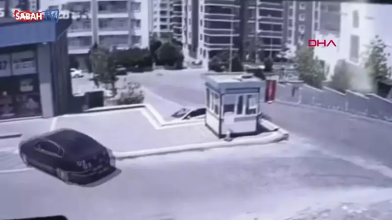 Şok Eden Kaza Anı: Fren Yerine Gaza Basınca Otomobil İş Yerine Daldı!