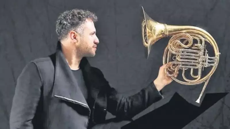 Yunan Sanatçıdan İstanbul'a Müziksel Aşk Mektubu: 'Boğaz'ın Sesi' Bestesiyle Büyüledi!