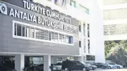 Antalya'da Rüşvet Operasyonu: 3 Kişi Gözaltında!