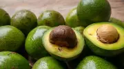 Avokado Yemekte Yıllardır Yaptığımız Büyük Yanlış! İşte Gerçek Lezzetin Sırrı