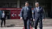 CHP Genel Başkanı Özel ile DP Lideri Uysal Görüştü: Siyasi İşbirliği Sinyalleri