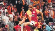 Galatasaray Taraftarlarından Muhteşem Karşılama: Futbolcuları Adeta Pop Yıldızı Gibi Alkışladılar!