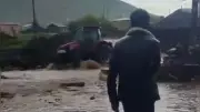 Kars ve Ardahan'da Aniden Bastıran Sağanak: Sokaklar Göle Döndü!