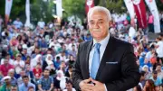 Nihat Hatipoğlu'nun İç Isıtan Sohbetiyle Gönüller Fethedildi!