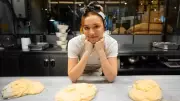 Serra Arıtürk, Veliaht Takı Karakteri İçin Mutfağa Girdi: İşte Detaylar!