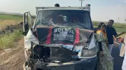 Tarım İşçilerini Taşıyan Araçlar Feci Şekilde Çarpıştı: 11 Yaralı!