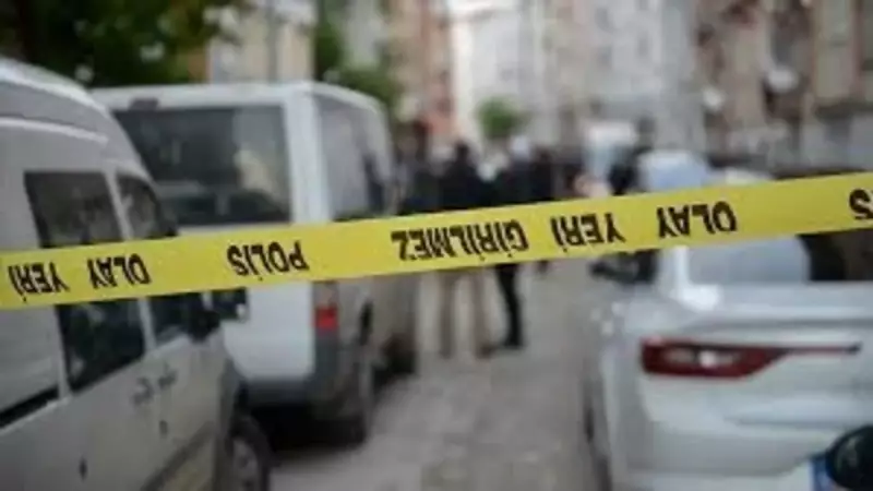 13 Yaşındaki Çocuk Dehşet Saçtı: Babasını Başından Vurarak Öldürdü!