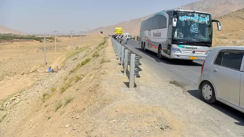 Afganistan'da Feci Otobüs Kazası: 25 Can Yitirildi, Yaralılar Panjşir'e Sevk Edildi
