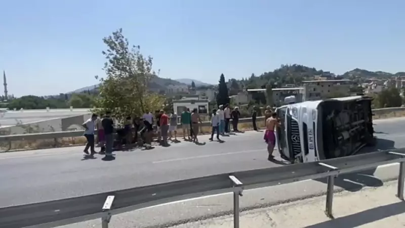 Aydın'da Turist Minibüsünde Korku Dolu Anlar: Araç Devrildi, 7 Yaralı!