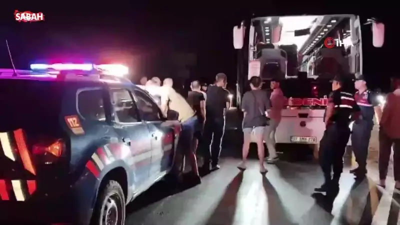 Ayvalık'ta Kırmızı Işık İhlali: Zincirleme Kaza Faciası! 1 Can Kaybı, 3 Yaralı