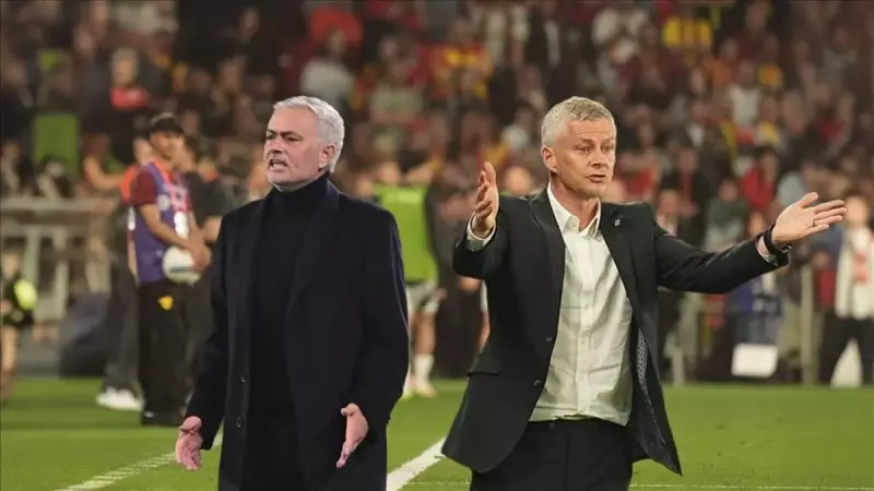 Beşiktaş ve Fenerbahçe'den Bomba Transfer! Yıldız Futbolcunun Menajeri İstanbul'da