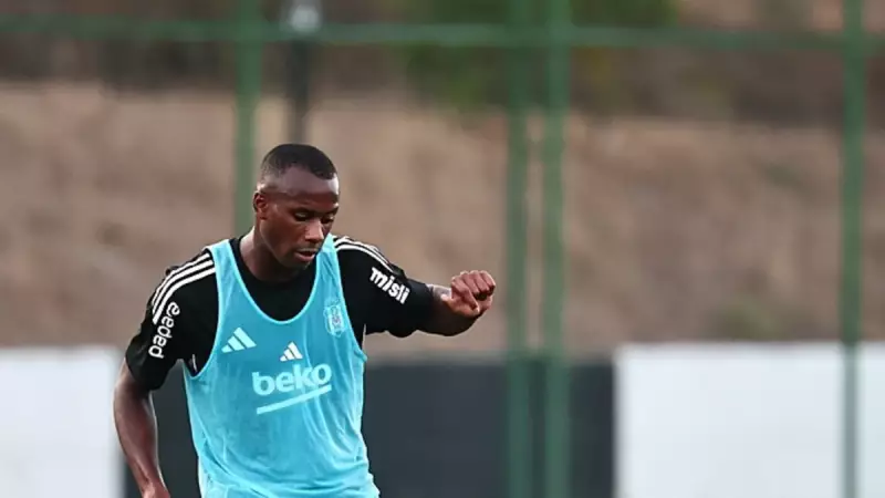 Beşiktaş'ta Flaş Gelişme! Tiago Djalo Sahaya İndi ve Taraftarı Büyüledi