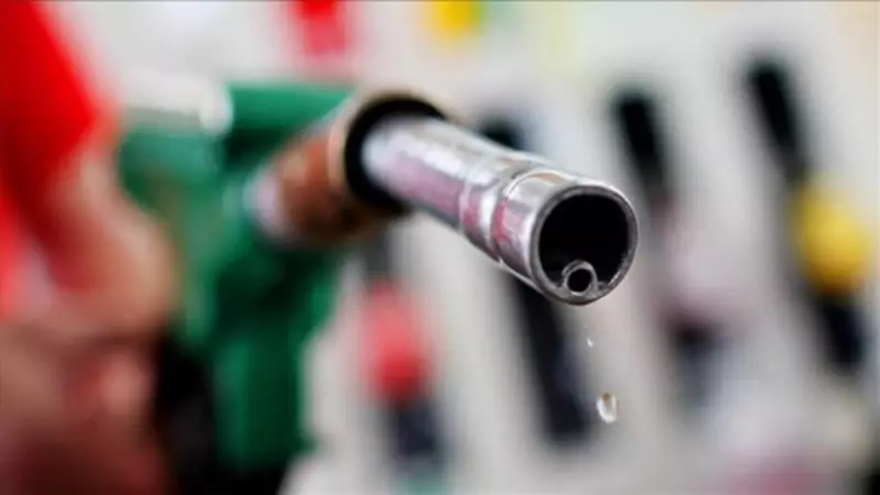 Benzine Yine Zam! İşte İstanbul, Ankara, İzmir'de Güncel Akaryakıt Fiyatları