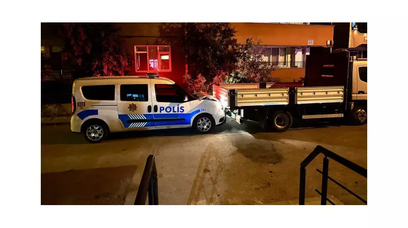 Bursa'da Polis İkazını Dinlemeyen Sürücü Korkunç Kaza Yaptı: Polis Aracına Çarptı!