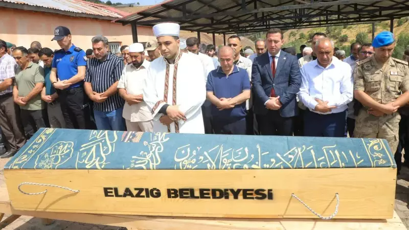 Elazığ'da Acı Kayıp: Göçük Altında Can Veren İşçi Toprağa Verildi