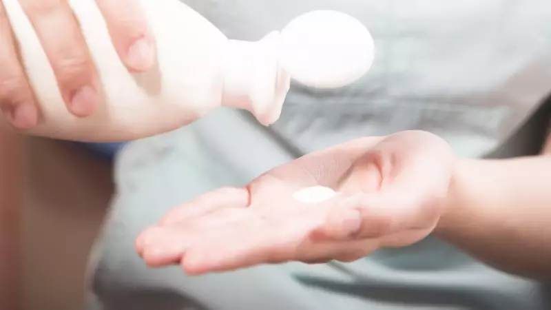 Güneş Kremleri Sizi Korurken Sağlığınızdan Edebilir mi? Uzmanlardan Çarpıcı Uyarılar!